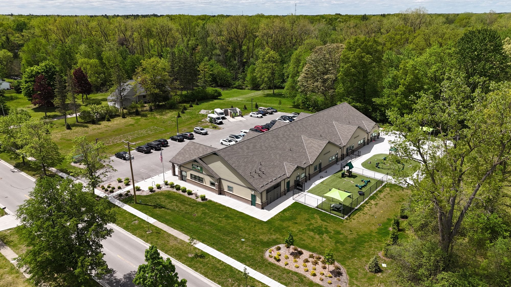 5305 Perrine Rd, Midland, MI 48640