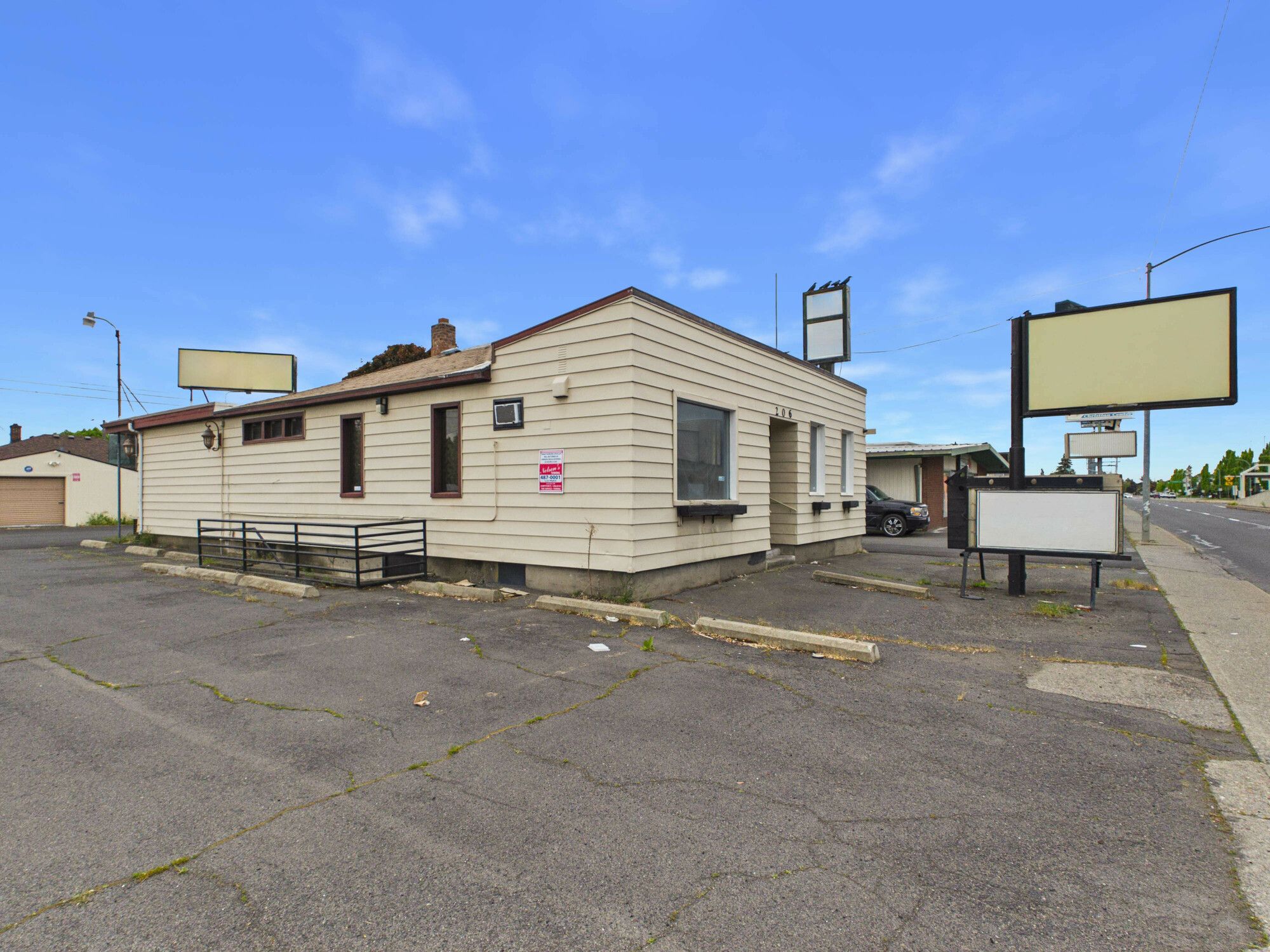 206 E Wellesley Ave, Spokane, WA 99207