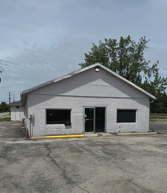 321 Adrian St, Blissfield, MI 49228-1303