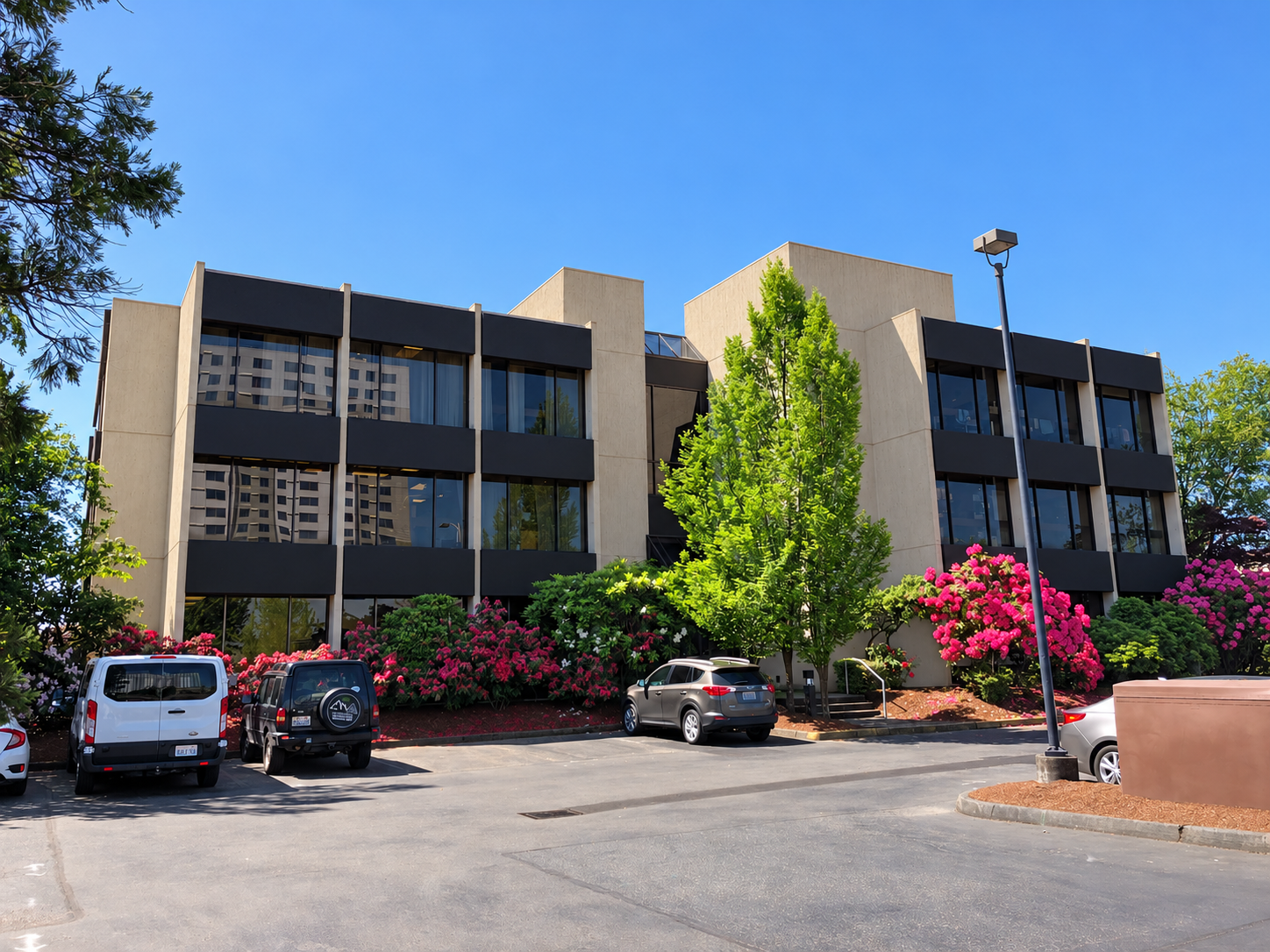 411 Strander Blvd, Tukwila, WA 98188