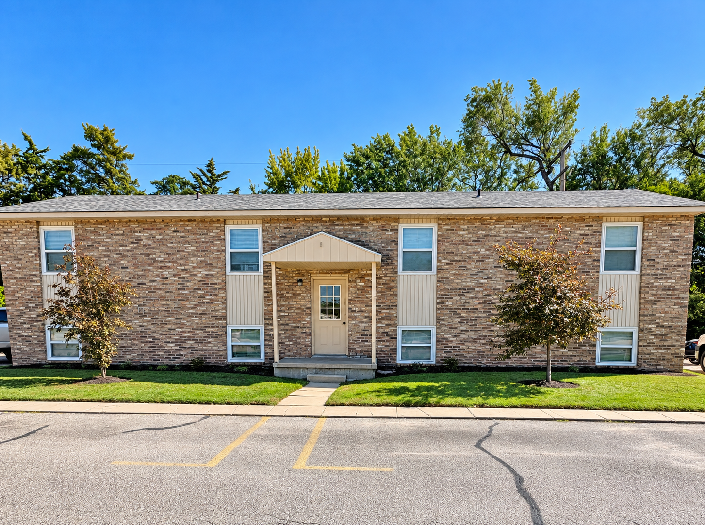 908 E 17Th Ave, Hutchinson, KS 67501