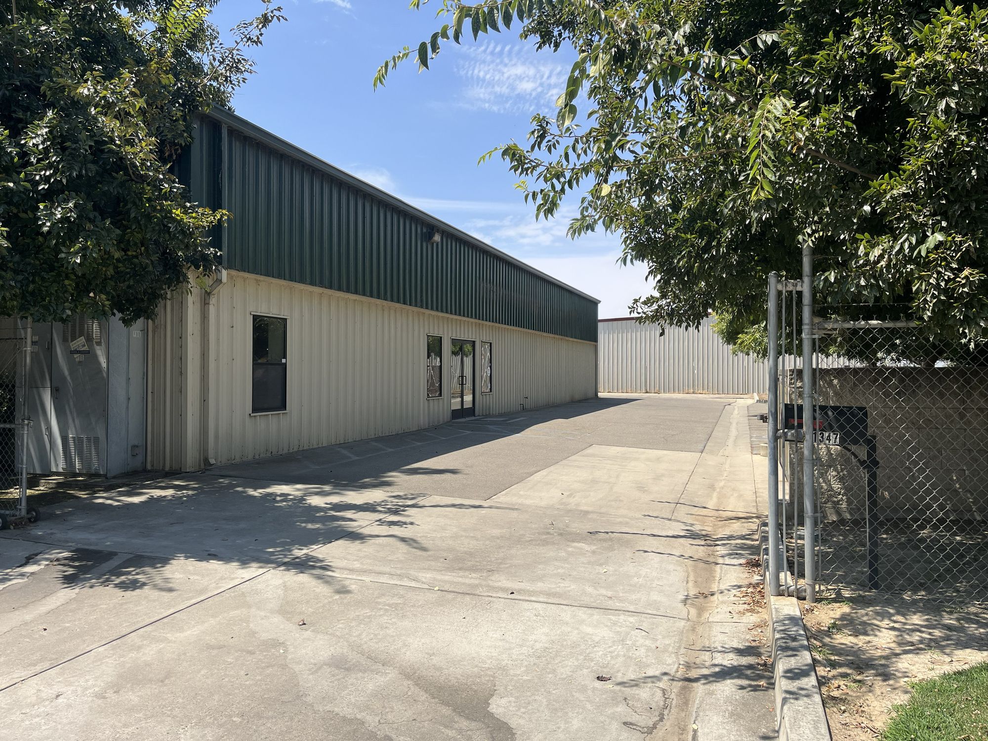 1347 N Century St, Visalia, CA 93291