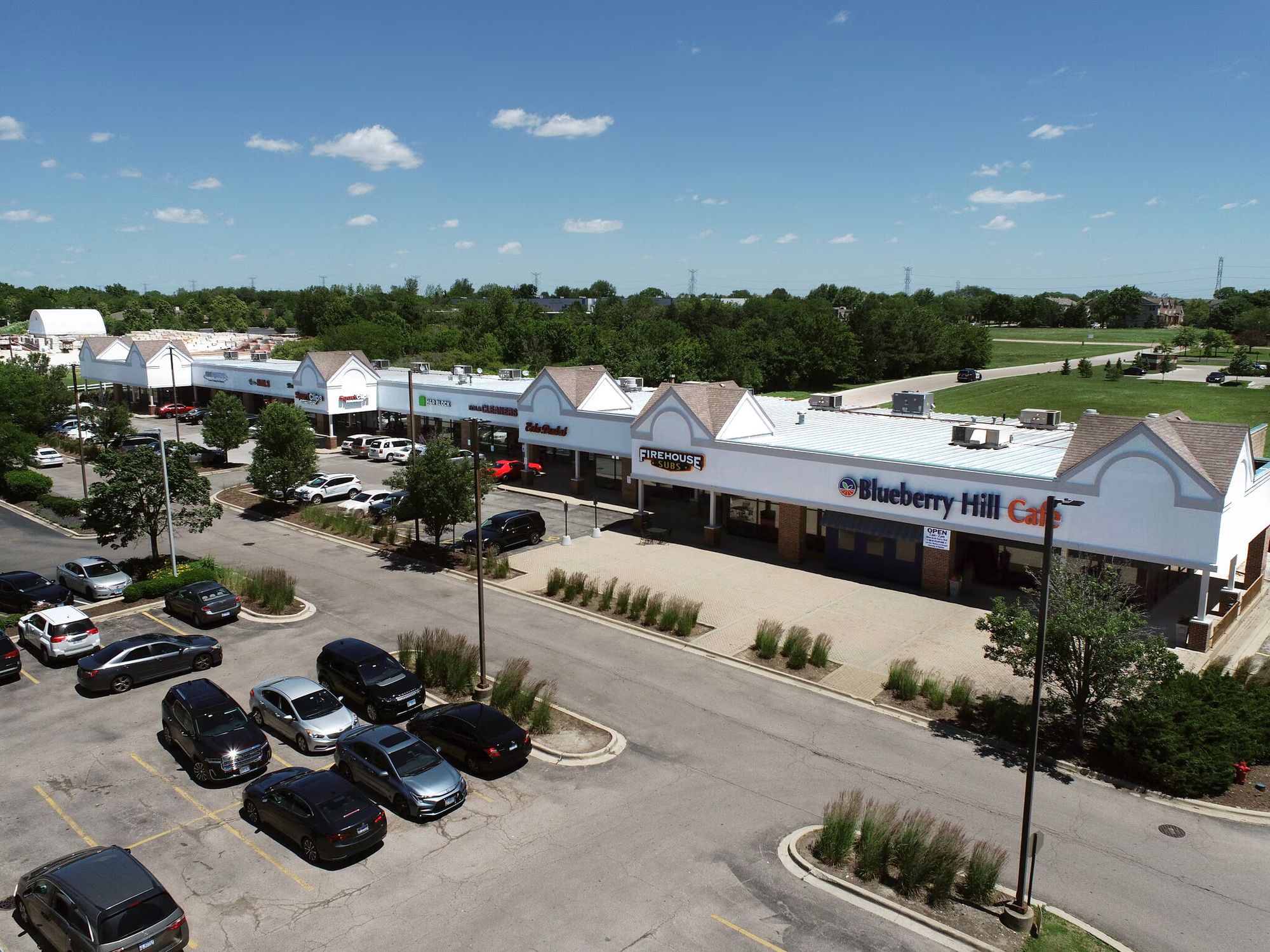 405 N Eola Rd, Aurora, IL 60502