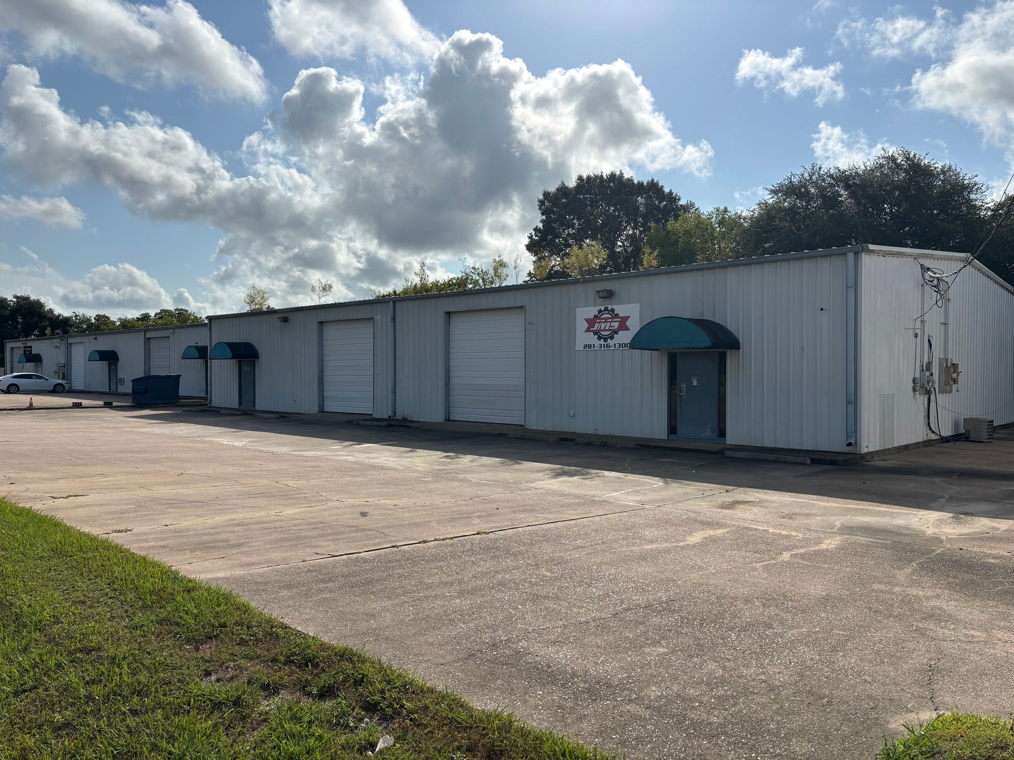 1122 County Road 129, Alvin, TX 77511