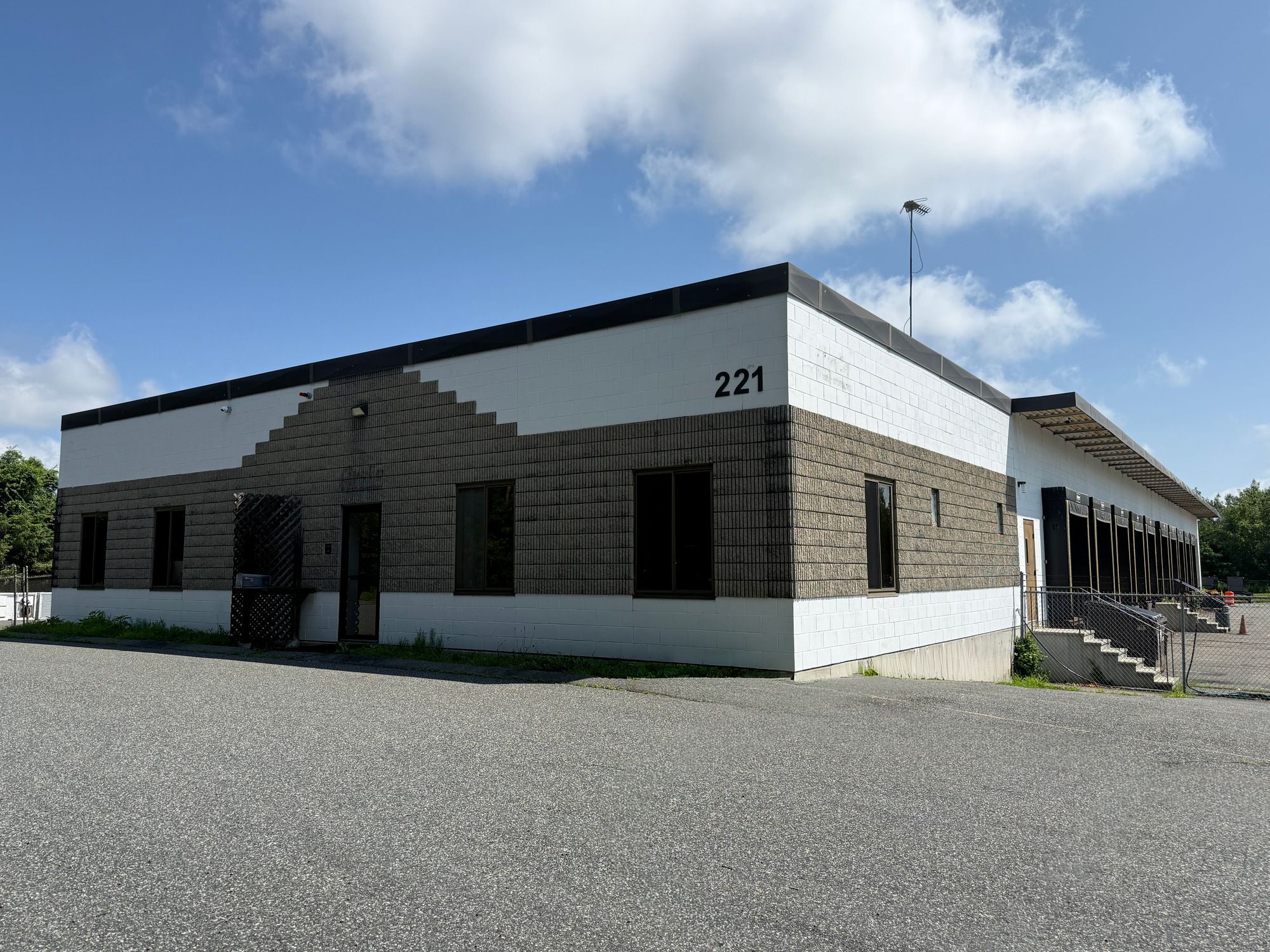 221 Cherry St, Shrewsbury, MA 01545