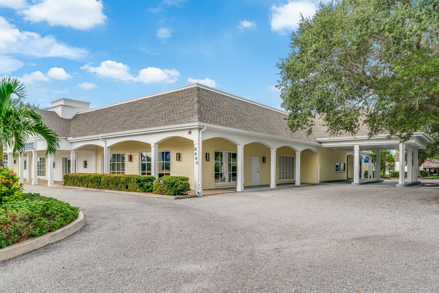 8660 S. Tamiami Trail Sarasota FL 34238
