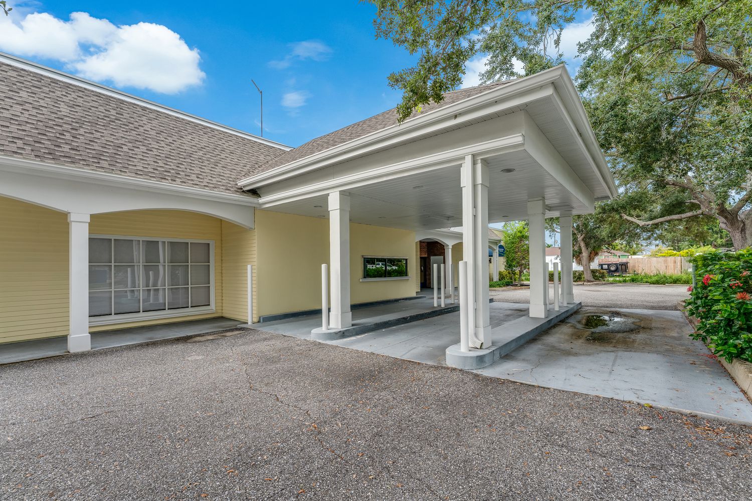8660 S. Tamiami Trail Sarasota FL 34238