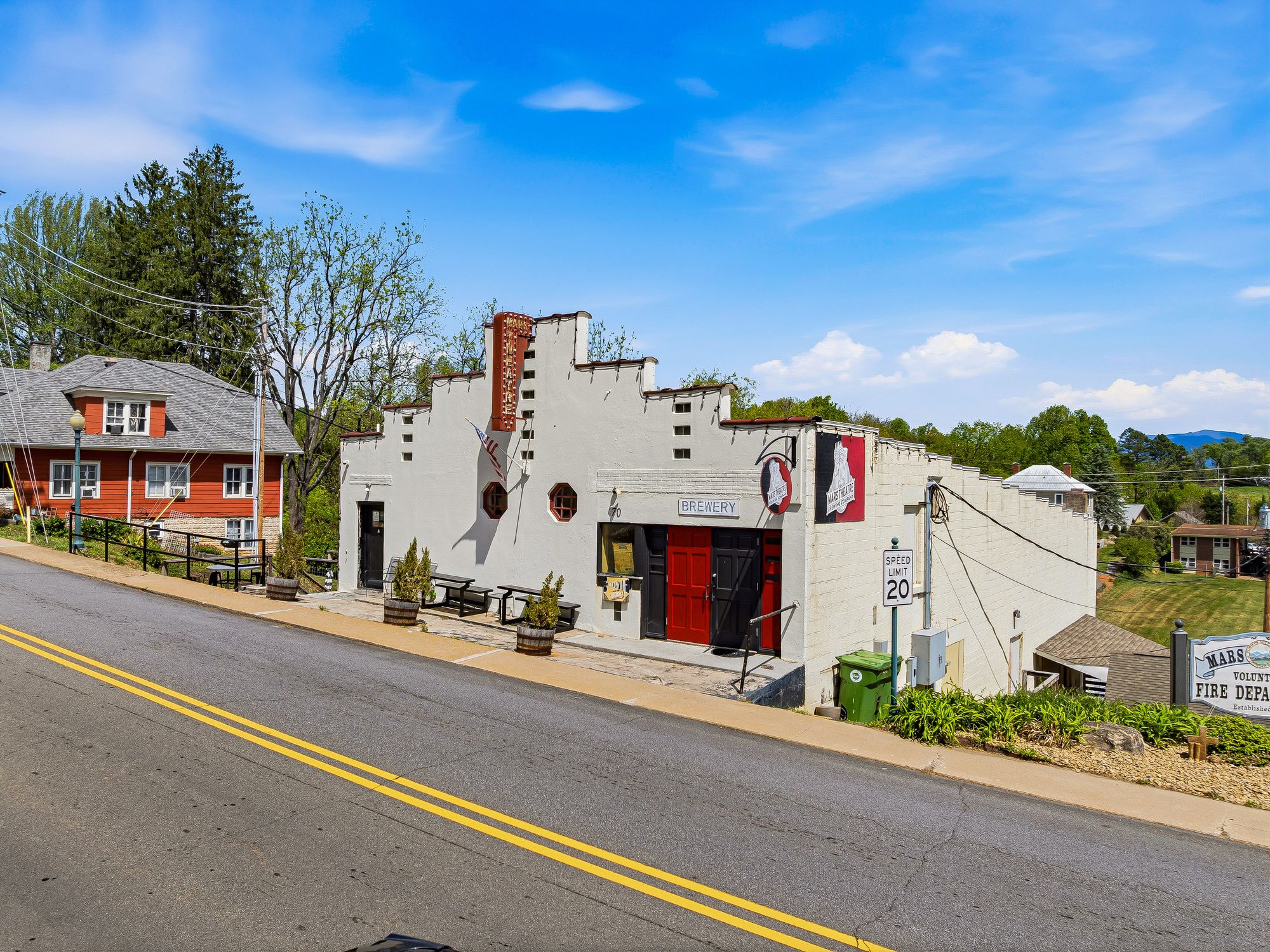 70 N Main St, Mars Hill, NC 28754