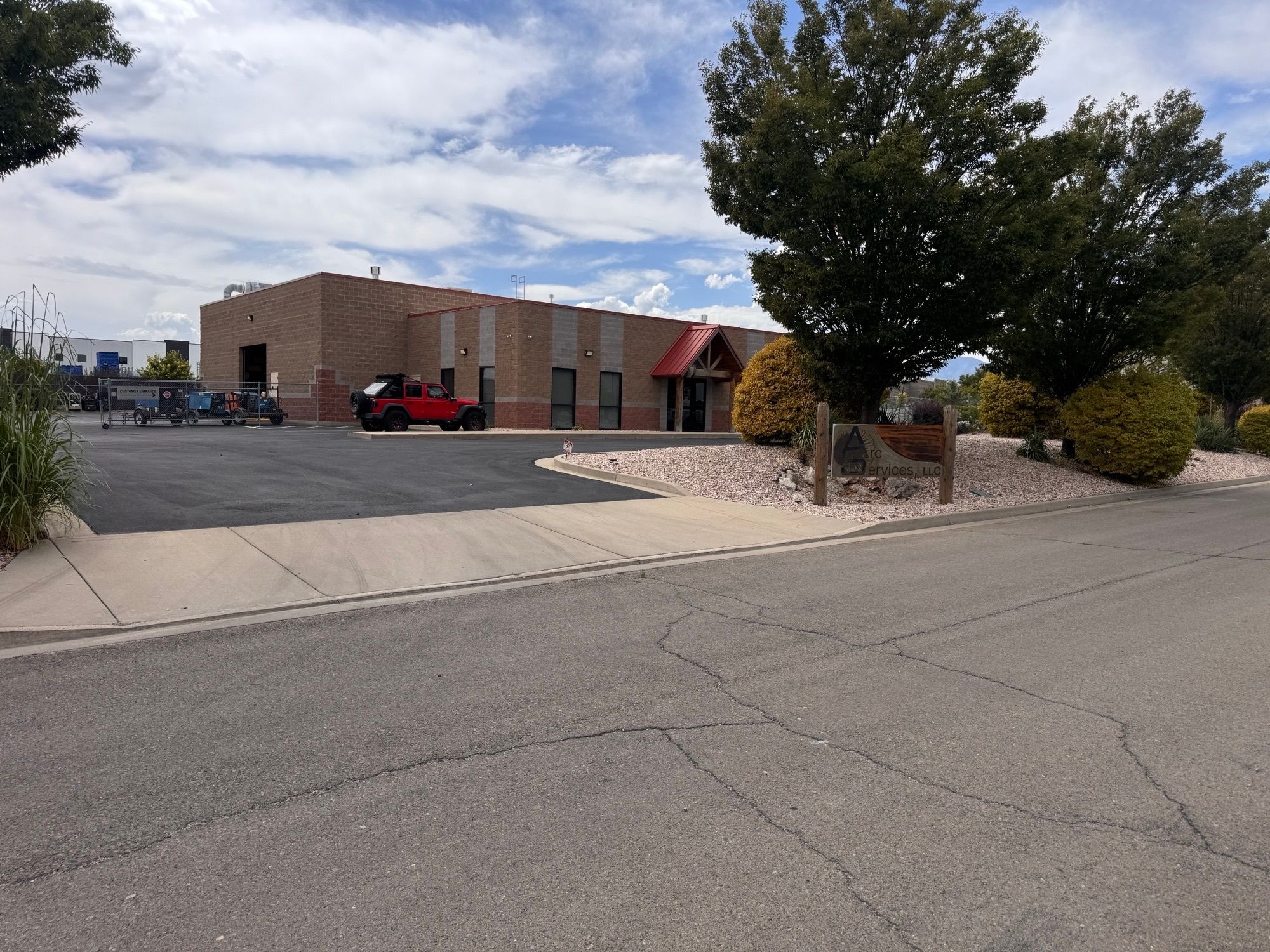 4617 W Skyhawk Dr, West Jordan, UT 84084