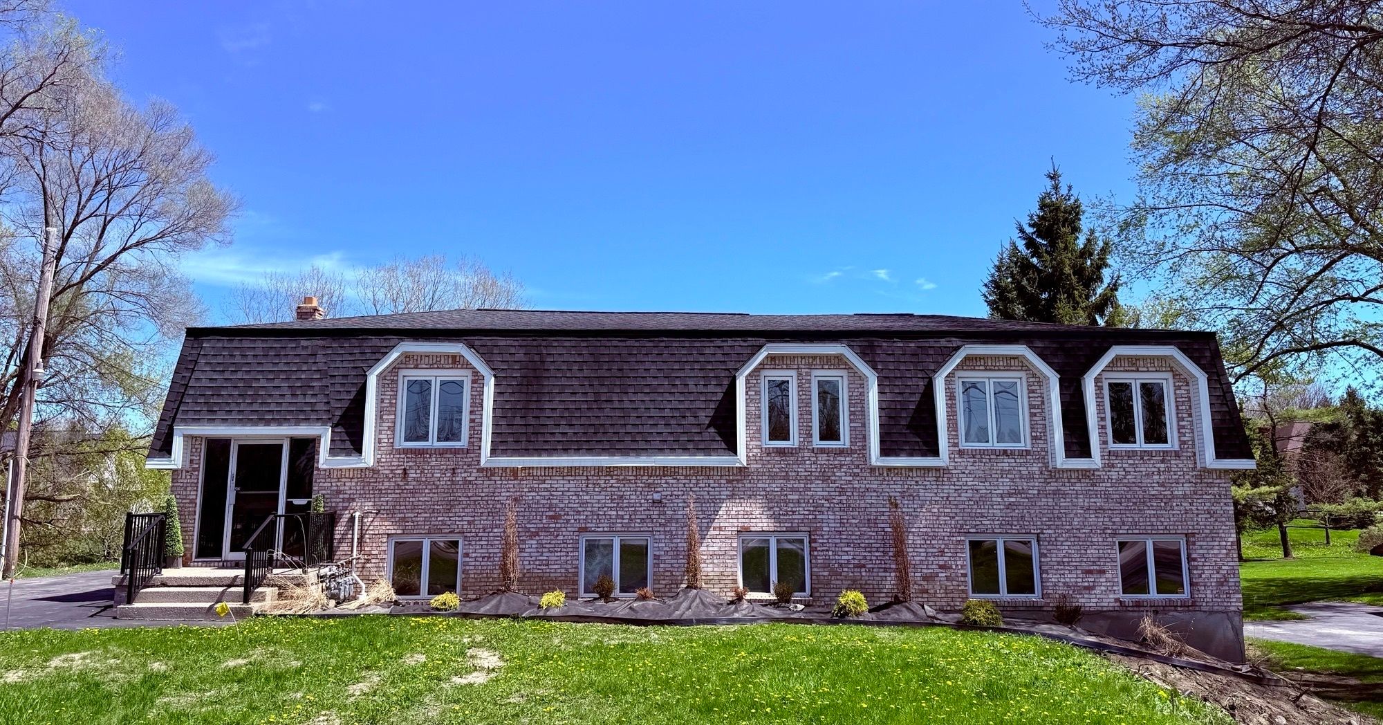 721 Union Rd, West Seneca, NY 14224