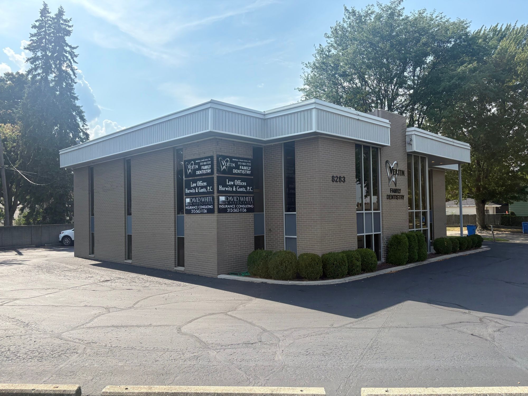 8283 N Telegraph Rd, Dearborn Heights, MI 48127