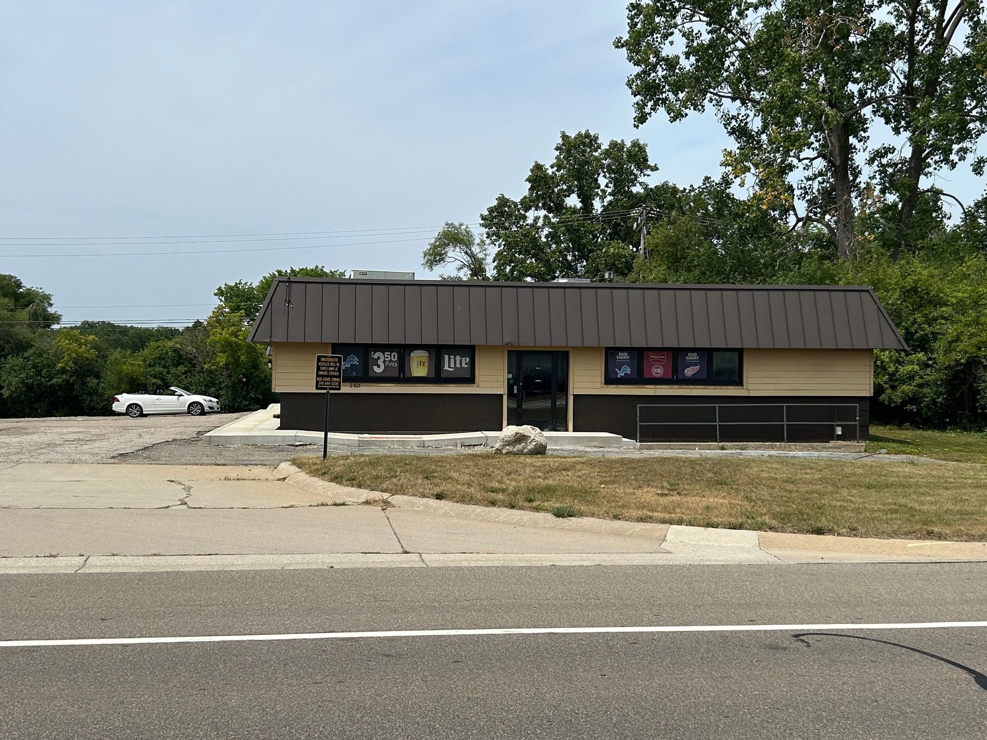 2705 Lapeer Rd, Auburn Hills, MI 48326