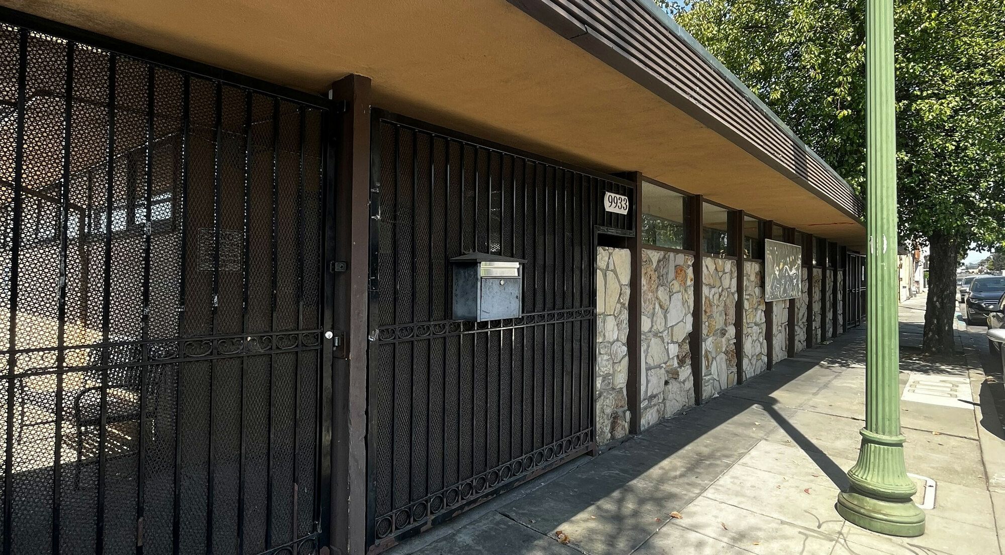 9933 Macarthur Blvd, Oakland, CA 94609