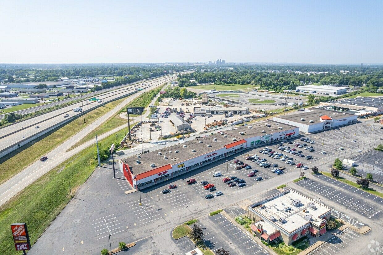 1170 E Lewis And Clark Pkwy, Clarksville, IN 47129