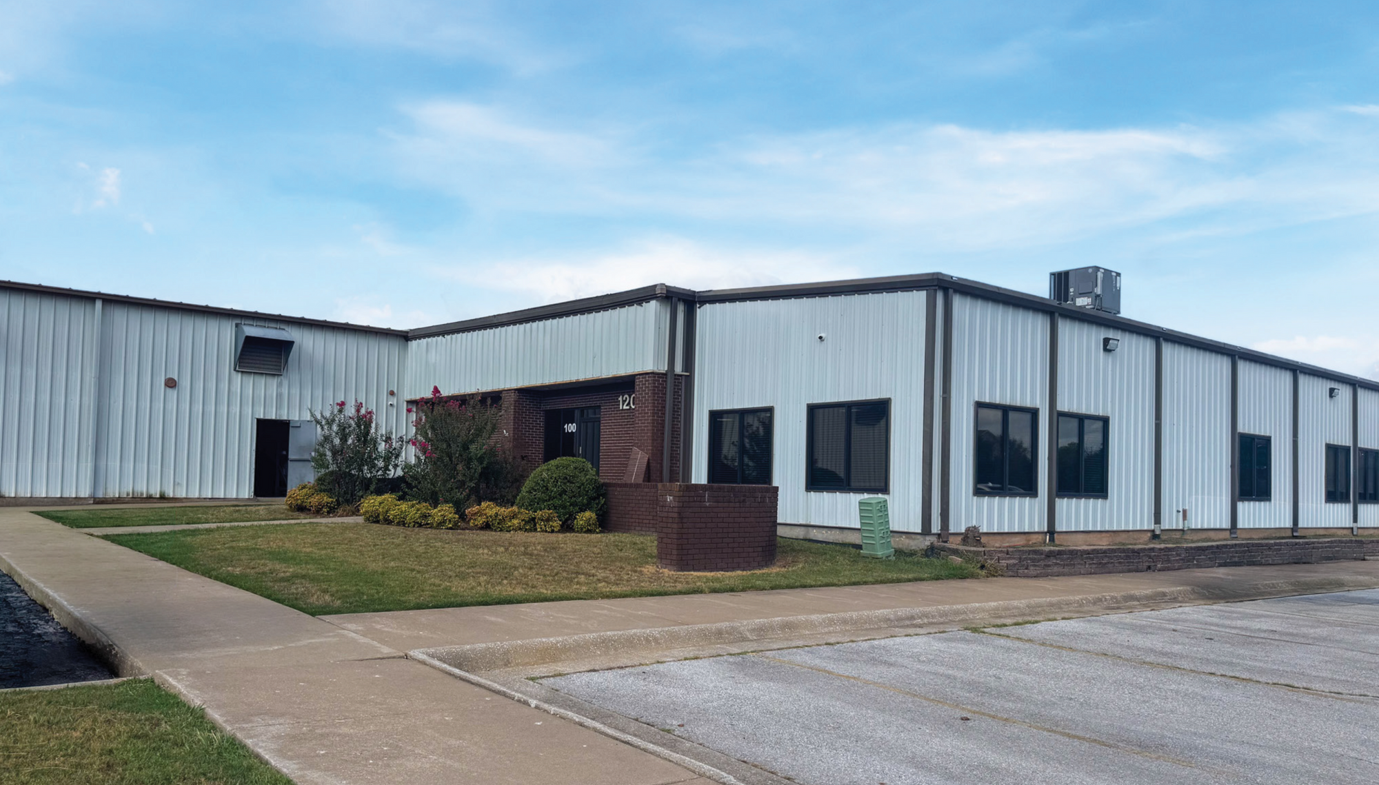 1201 N Dixieland Rd, Rogers, AR 72756