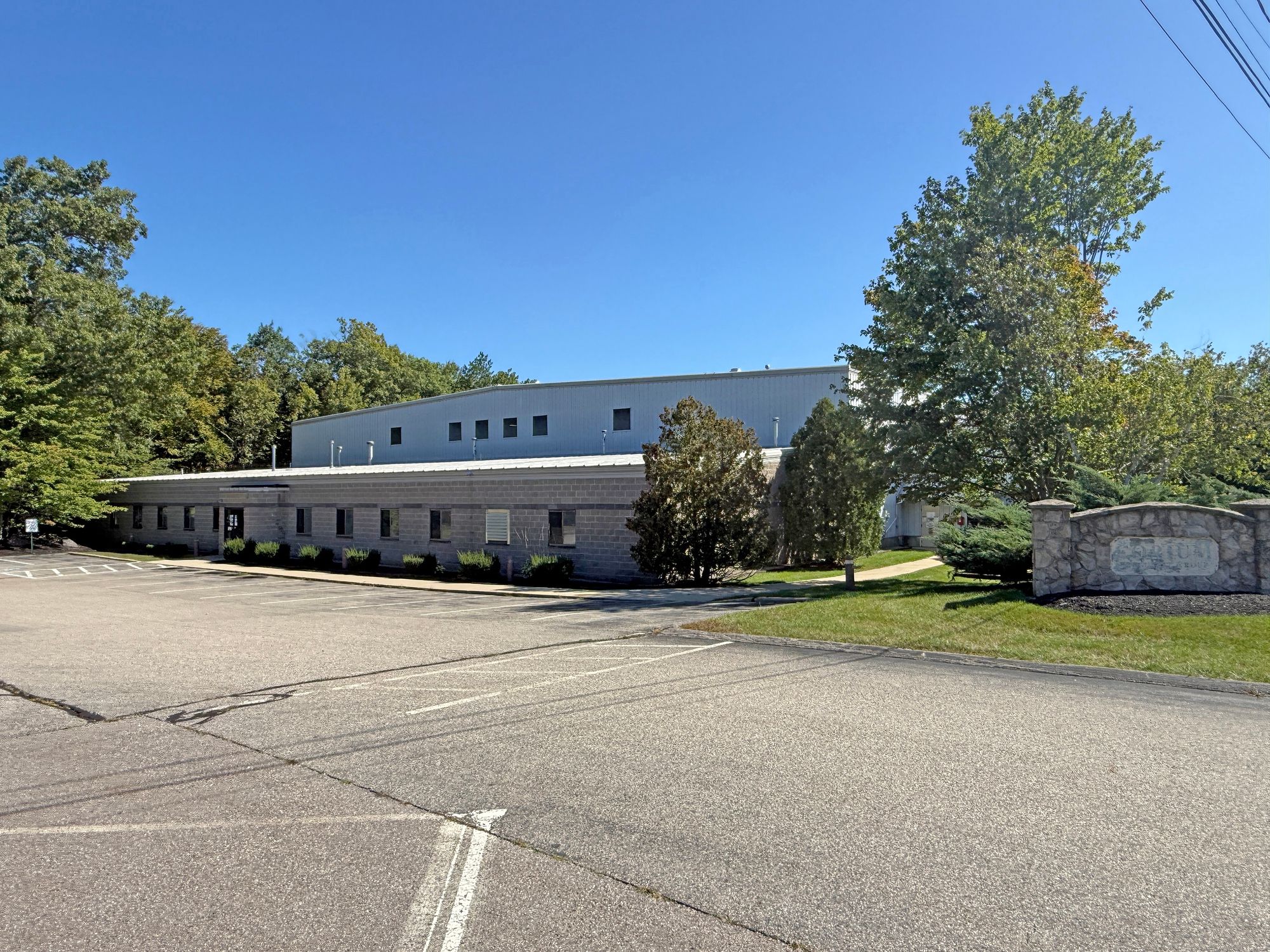 9 Batchelder Rd, Seabrook, NH 03874
