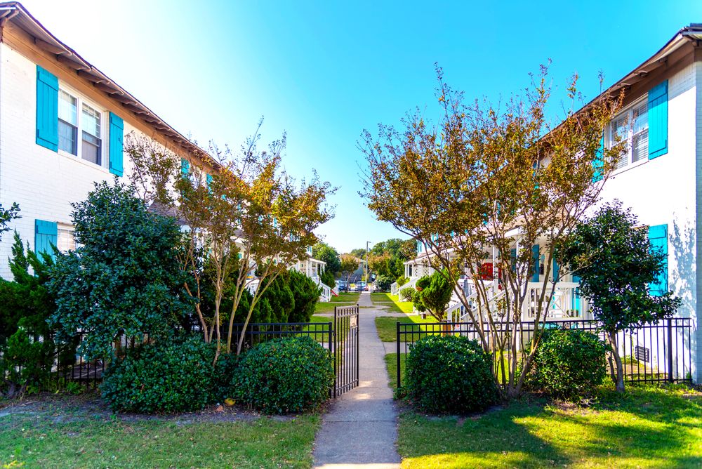 831-839 W. Ocean View Avenue