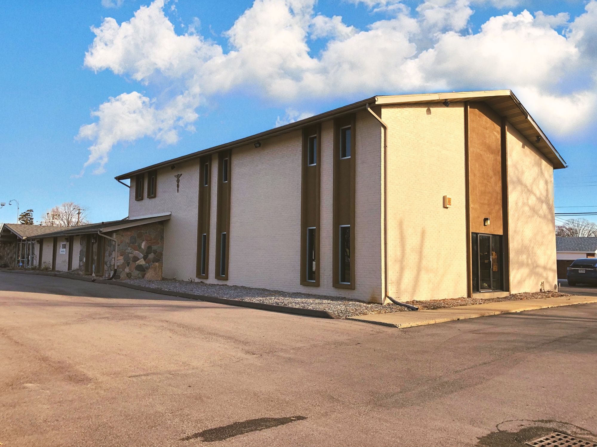 9216 Middlebelt Rd, Livonia, MI 48150