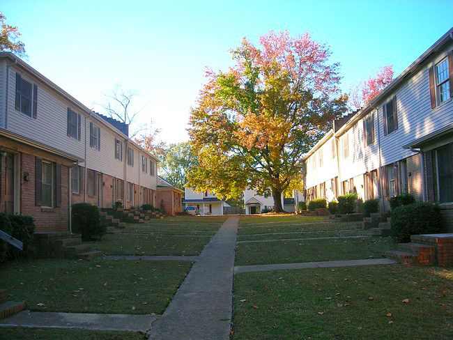 Western Manor Apartments