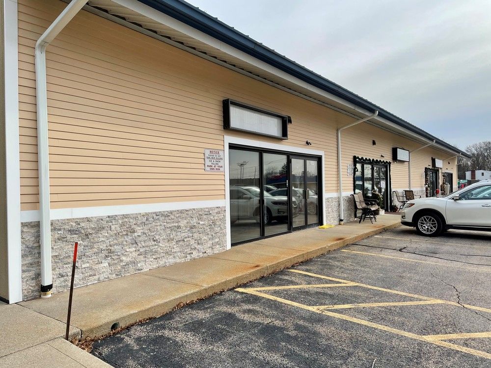 1725 Mendon Rd, Cumberland, RI 02864