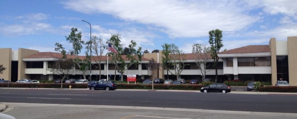 Woodland Hills Plaza, Woodland Hills