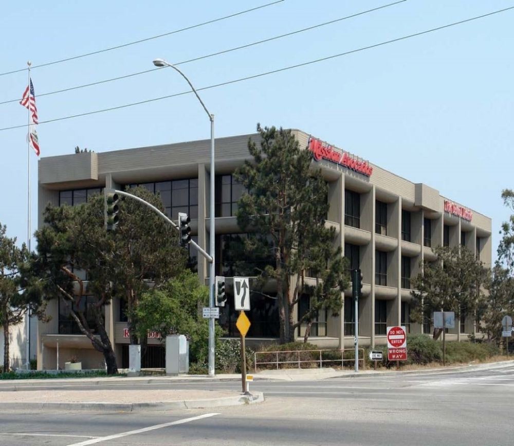 2500 E Vineyard Ave, Oxnard, CA 93036