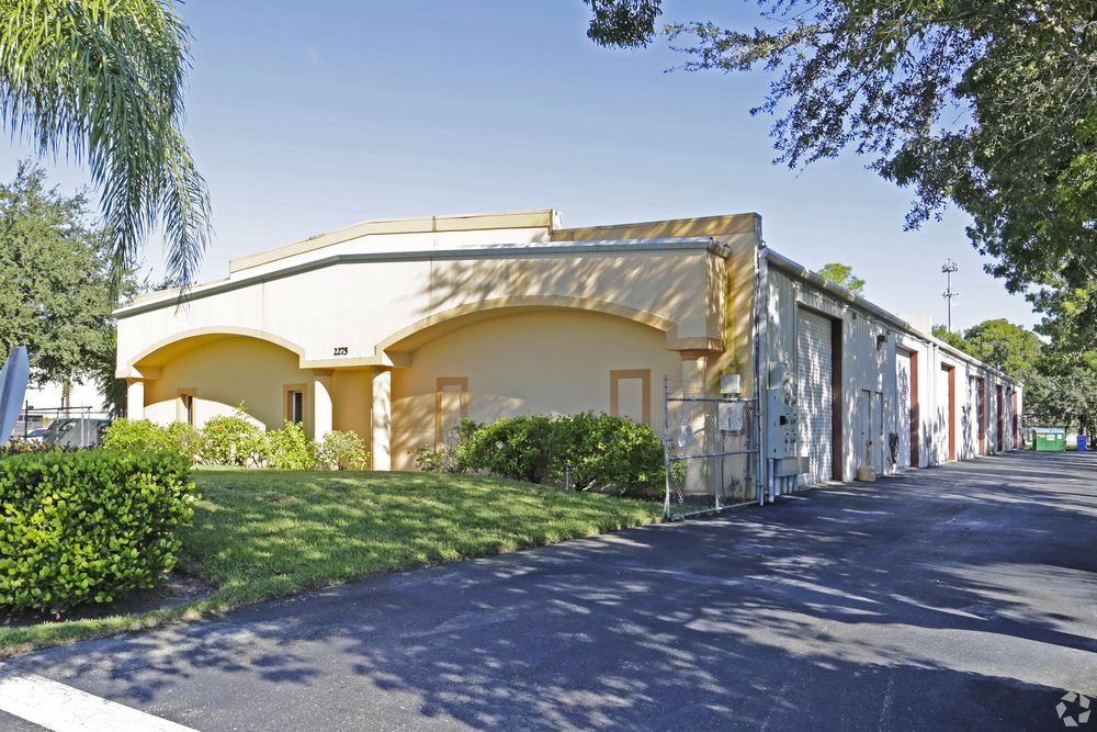2275 Bruner Ln, Fort Myers, FL 33912