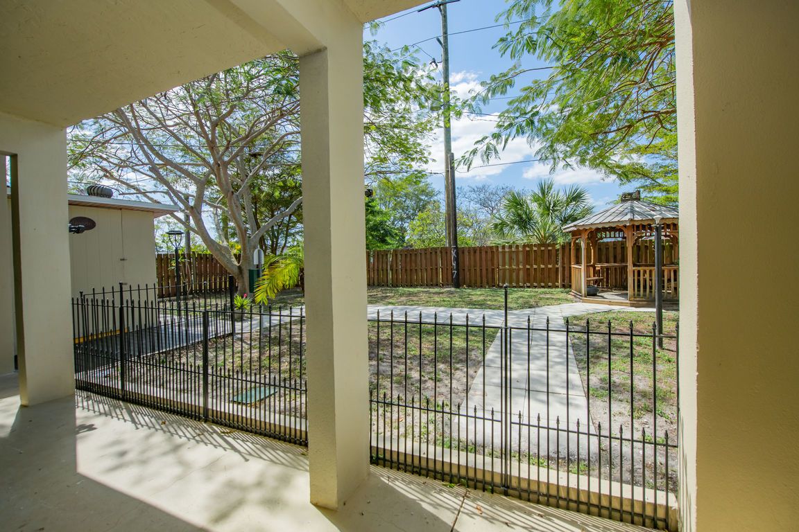 2595 Tamiami Trail Port Charlotte FL 33952