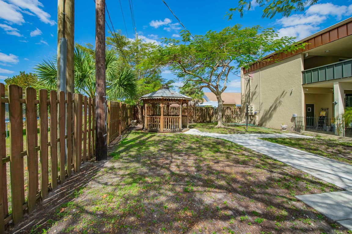 2595 Tamiami Trail Port Charlotte FL 33952
