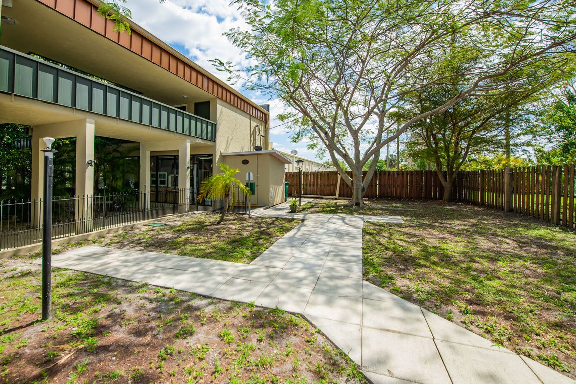 2595 Tamiami Trail Port Charlotte FL 33952