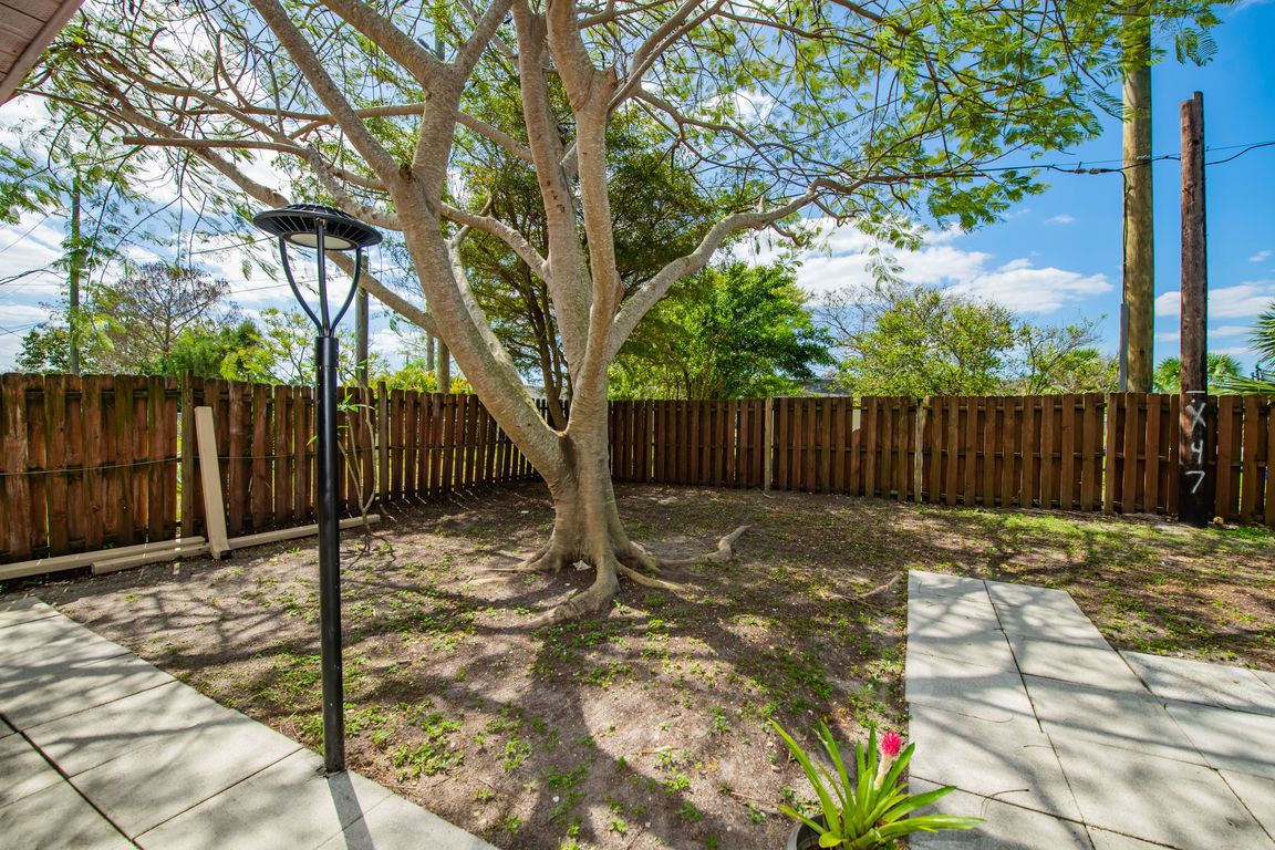 2595 Tamiami Trail Port Charlotte FL 33952