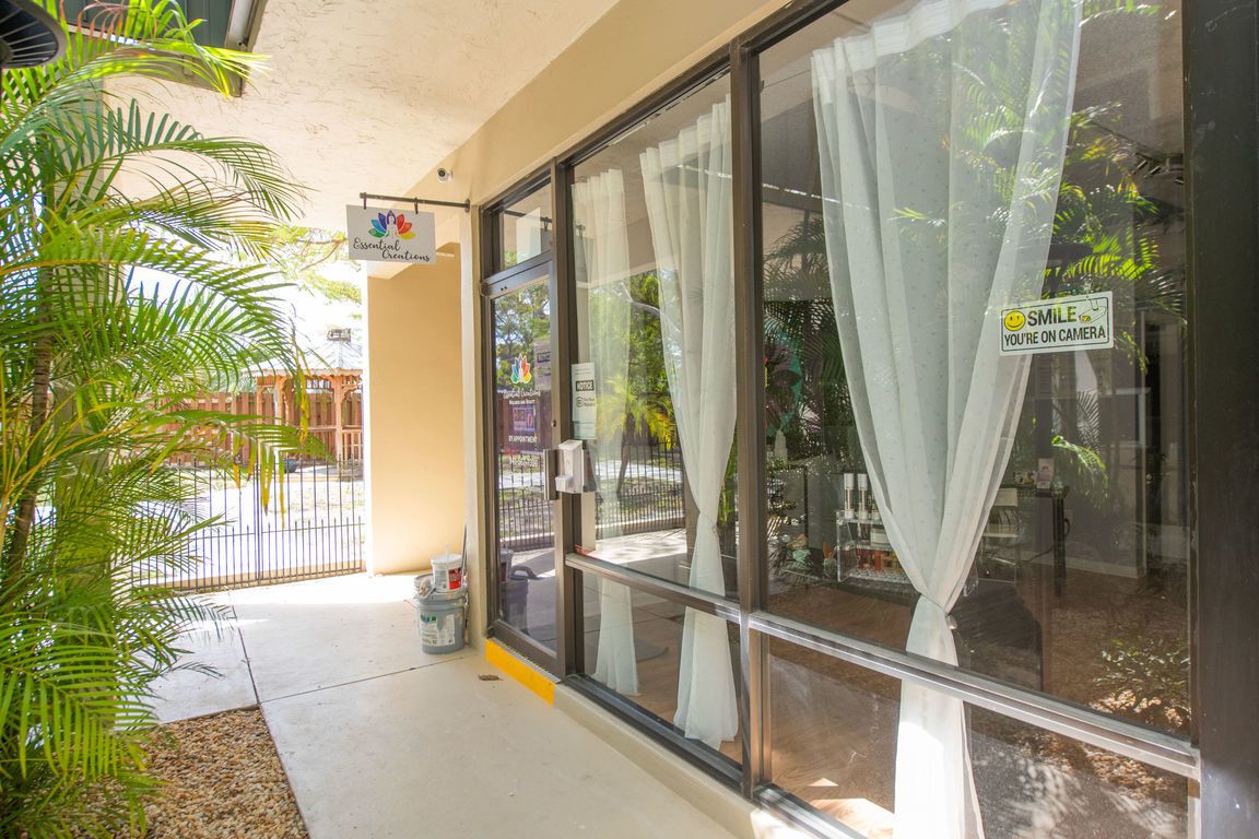 2595 Tamiami Trail Port Charlotte FL 33952