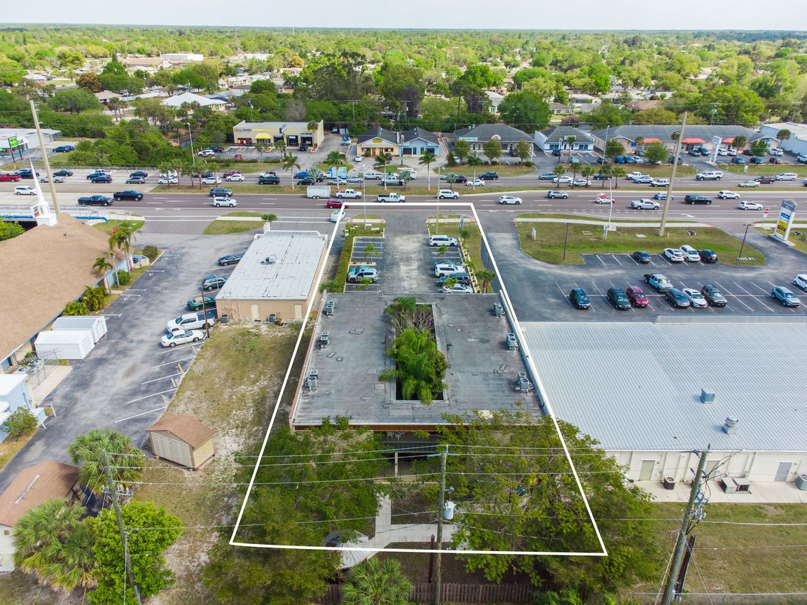 2595 Tamiami Trail Port Charlotte FL 33952