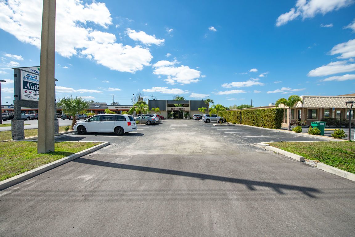 2595 Tamiami Trail Port Charlotte FL 33952