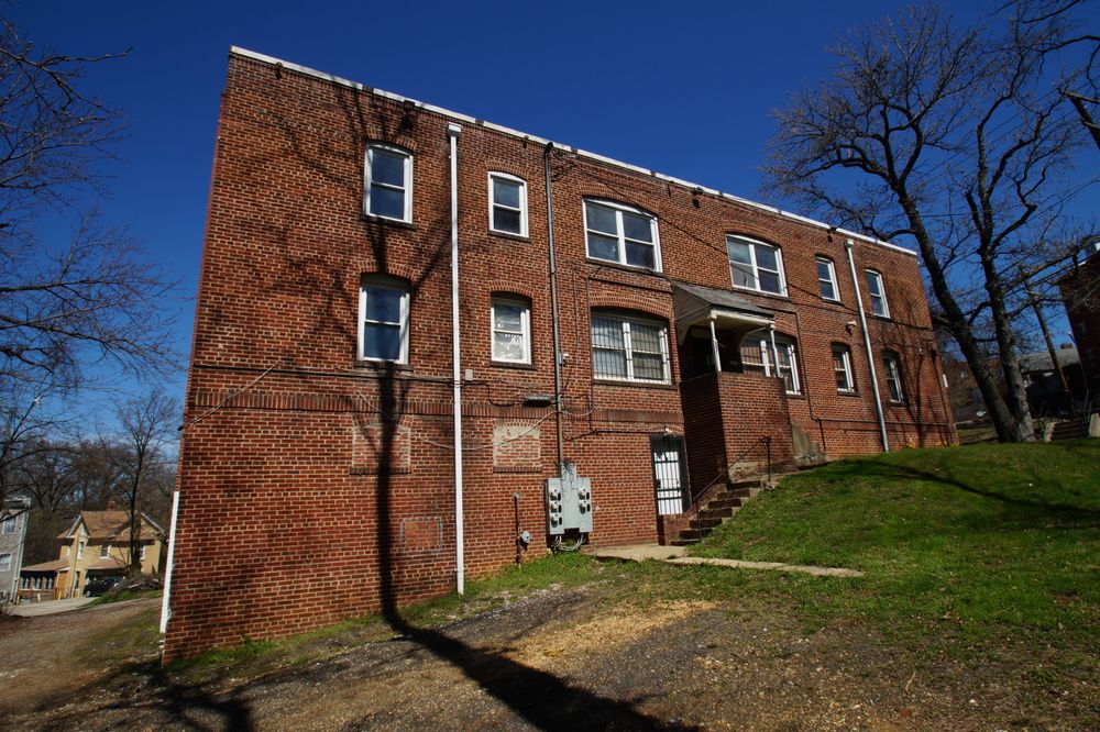 3927-3929 4th Street SE