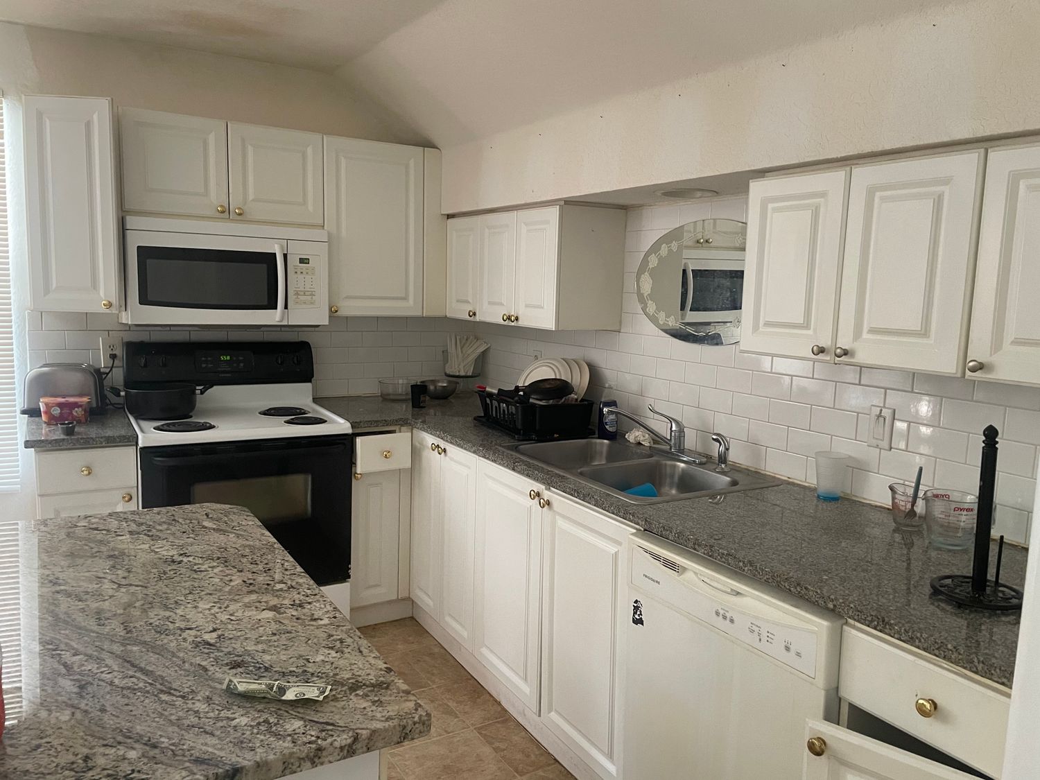 2004 2nd Avenue E. Bradenton FL 34208