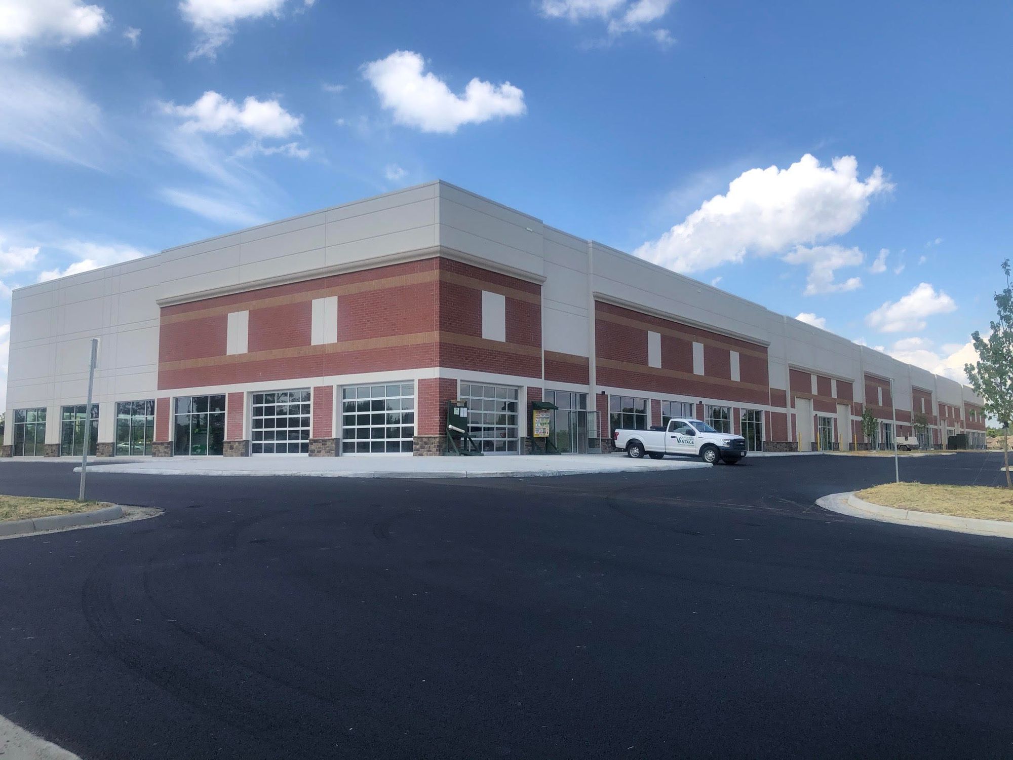 21,600 SF 2nd Gen Athletic / Entertainment Space with Restaurant Area