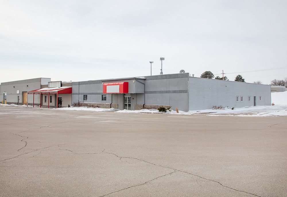 3551 University Ave, Waterloo, IA 50701