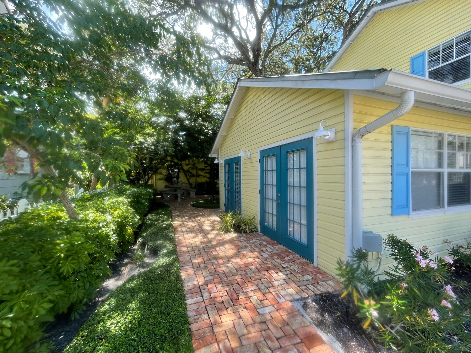 1901, 1905 & 1909 Morrill Street Sarasota FL 34236